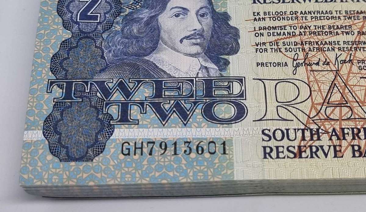 100 x South African R2 Notes