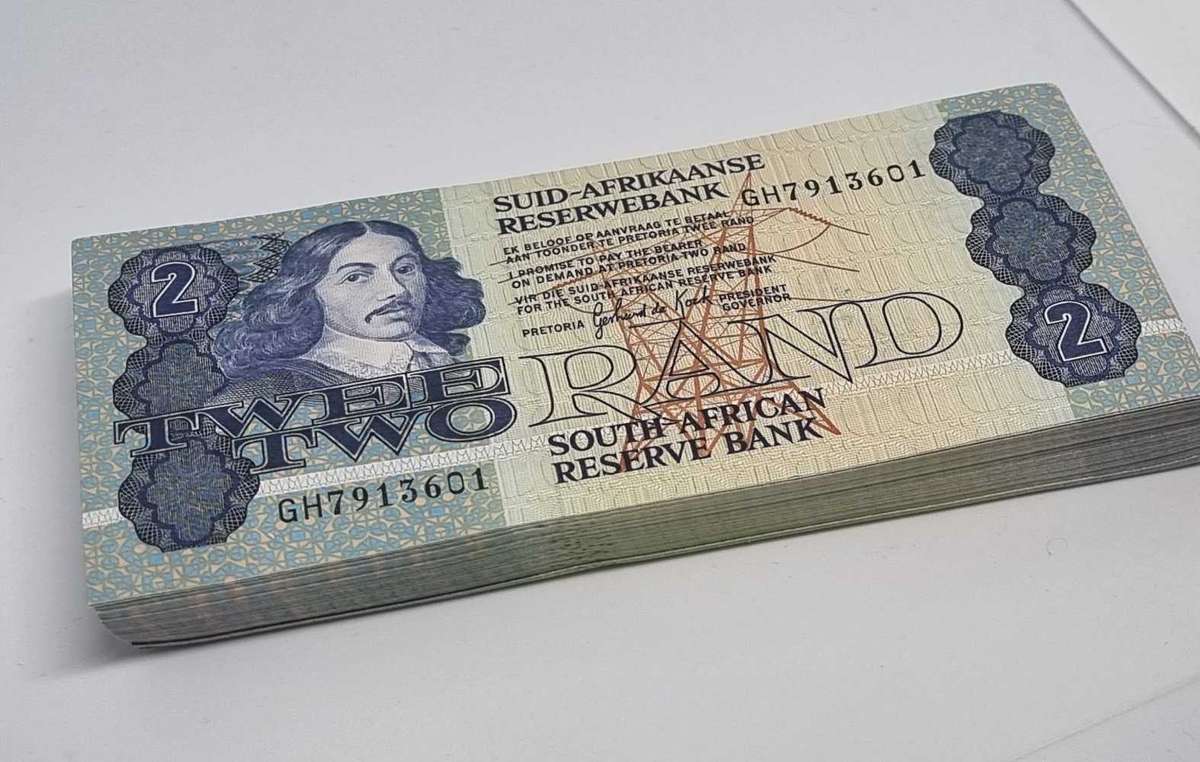 100 x South African R2 Notes
