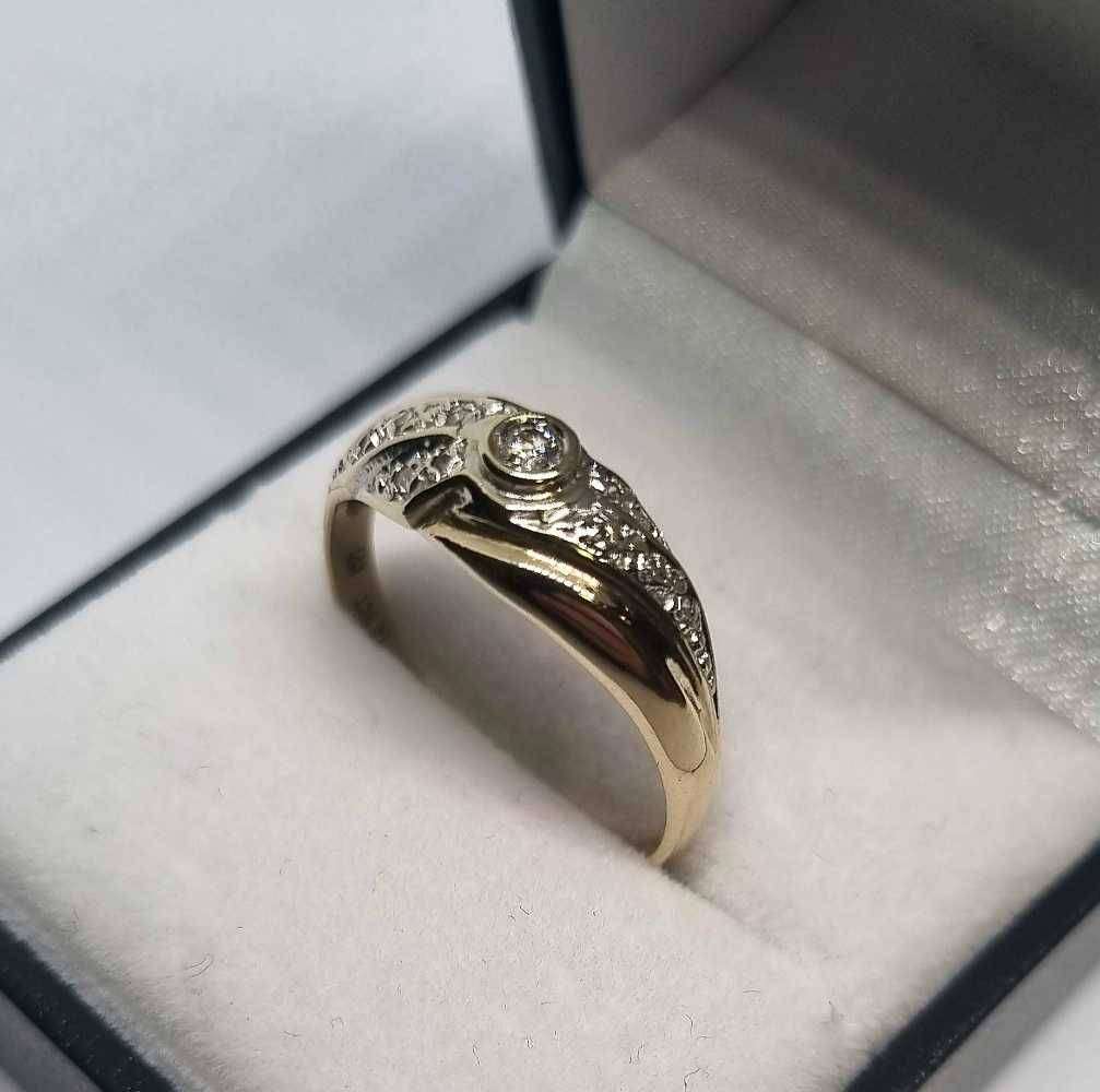 9ct Yellow Gold Diamond Ring