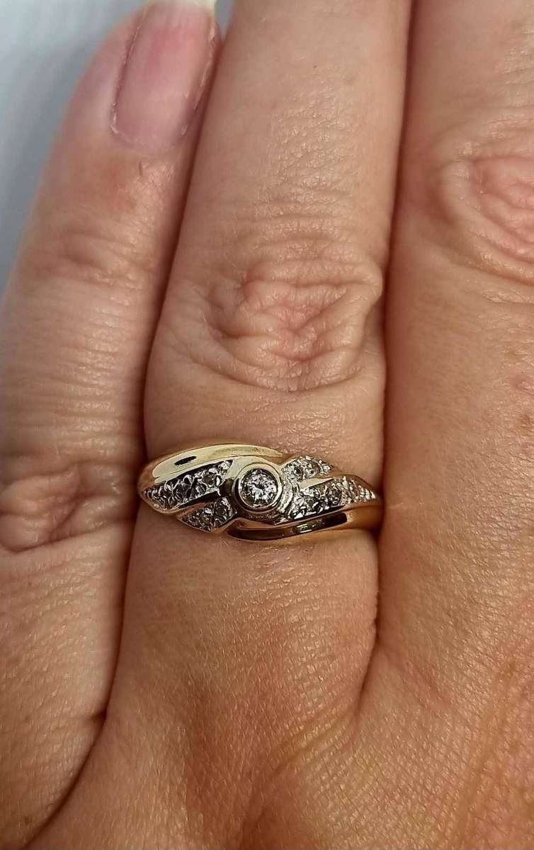 9ct Yellow Gold Diamond Ring