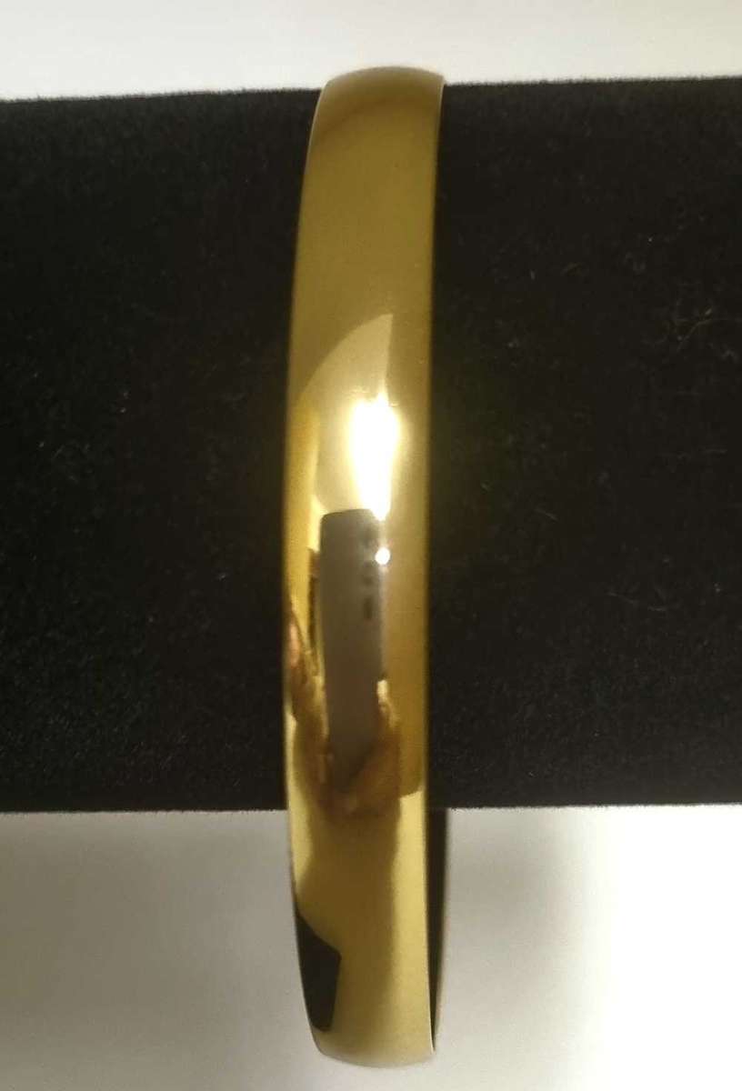 24ct Yellow Gold Bangle