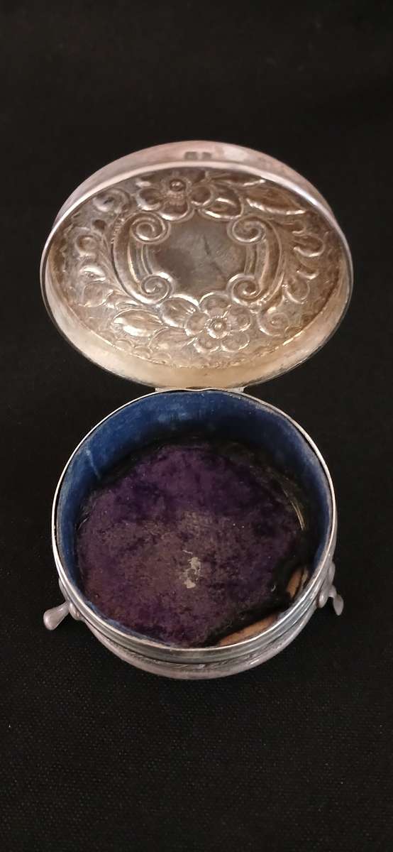 STERLING SILVER 1906 JEWELLERY BOX BIRMINGHAM ---- HALLMARKED  SEE PHOTO'S
