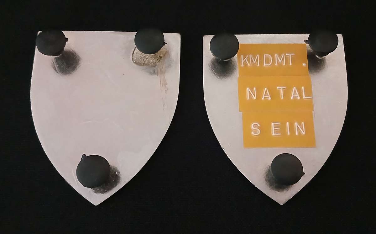 SADF NATAL SIGNAL UNIT SHOULDER FLASH PAIR  ( ONE PIN REPAIRED )               L54