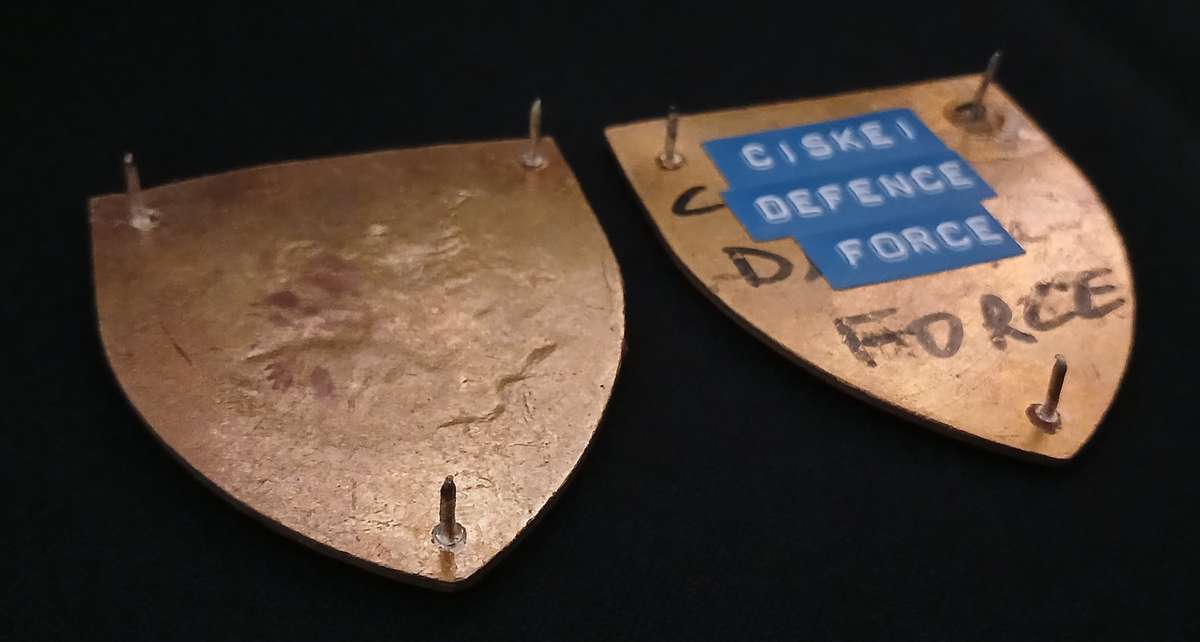 CISKEI Defence Force 1 Battalion Shoulder Flash Pair    ( One Pin Repaired )                  L60