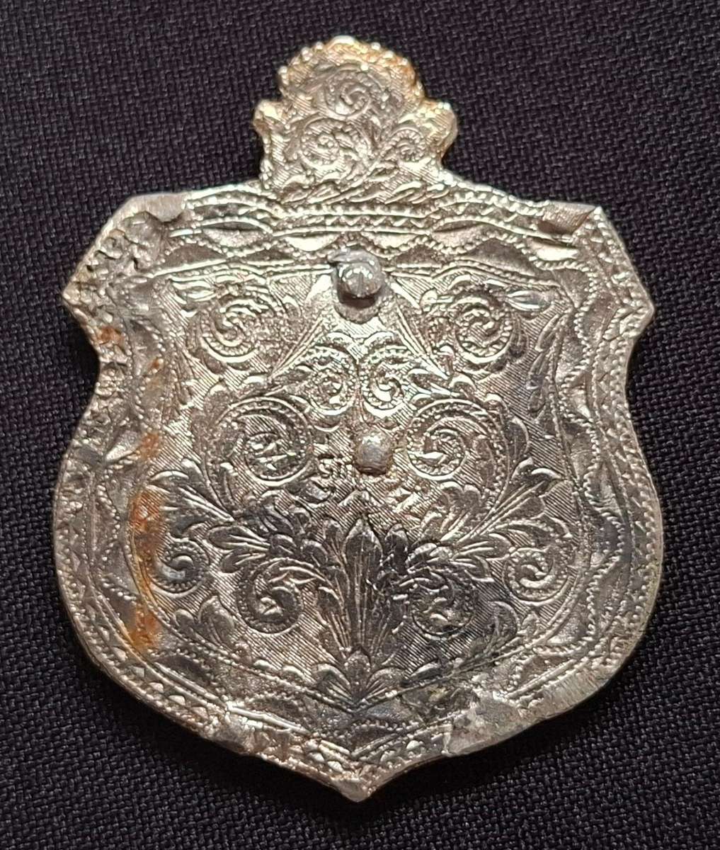 Voortrekker Monument Badge With Mother Of Pearl Inlay and Enamel        E23