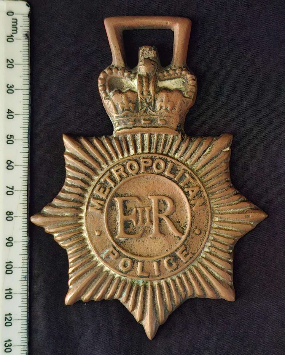 Metropolitan Police Horse Brass ( Solid Brass )               "" VERY RARE ""                E66