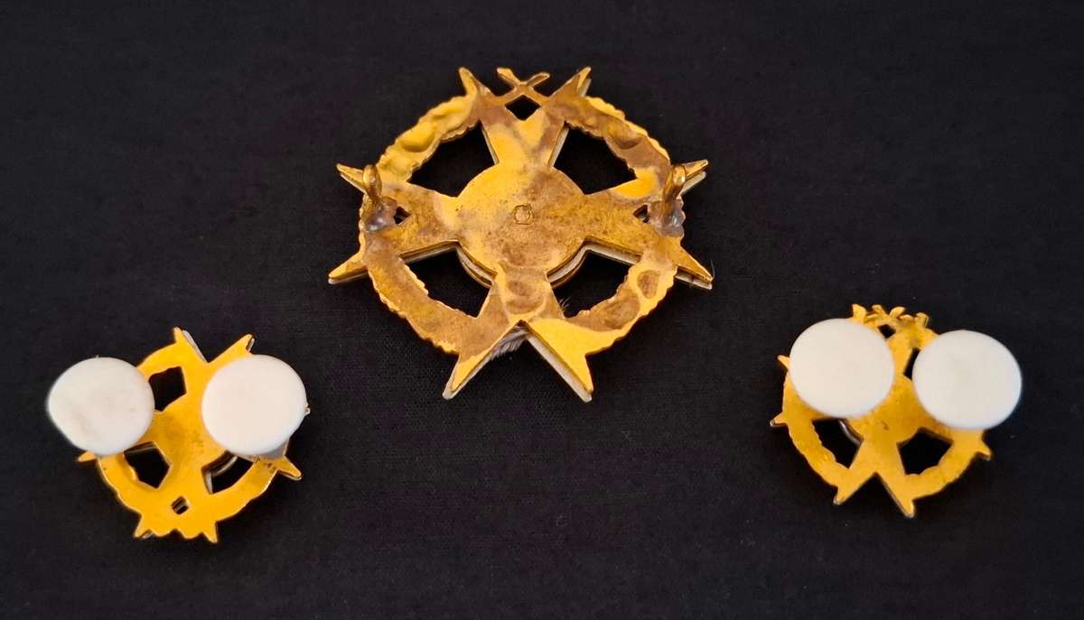 South African Corps of Chaplains Cap And Collar Badges, Christian ---- NOTE Cap Badge Lugs -- E89