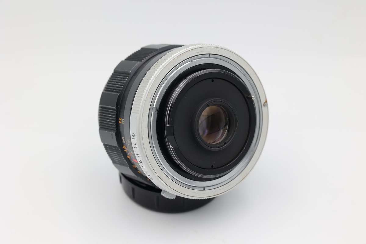 Olympus G.Zuiko Auto-W 35mm 2.8 lens (M42 screw mount)