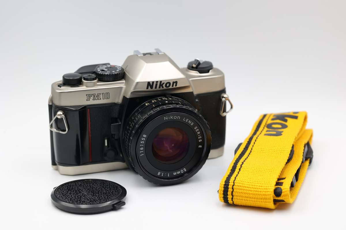 Nikon FM10 35mm film camera