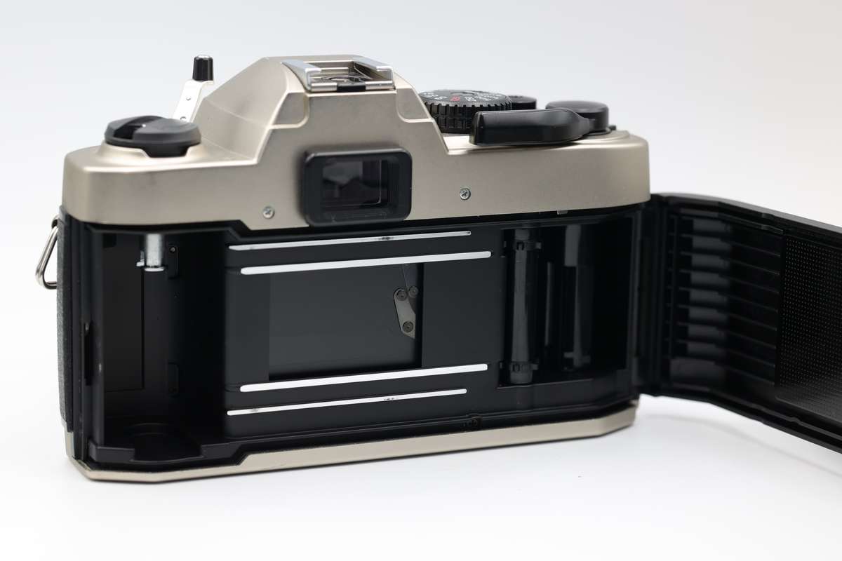 Nikon FM10 35mm film camera