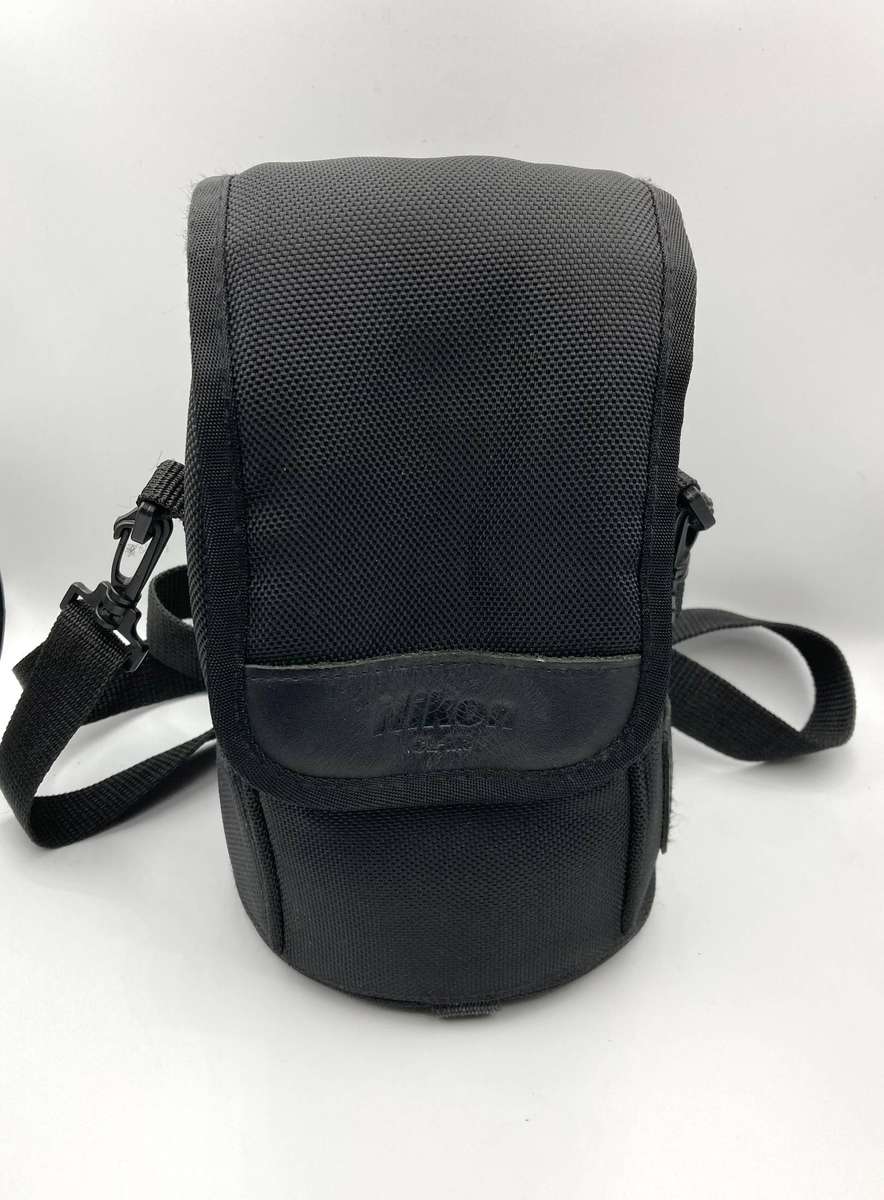 Nikon CL-M3 Lens Case (Black)