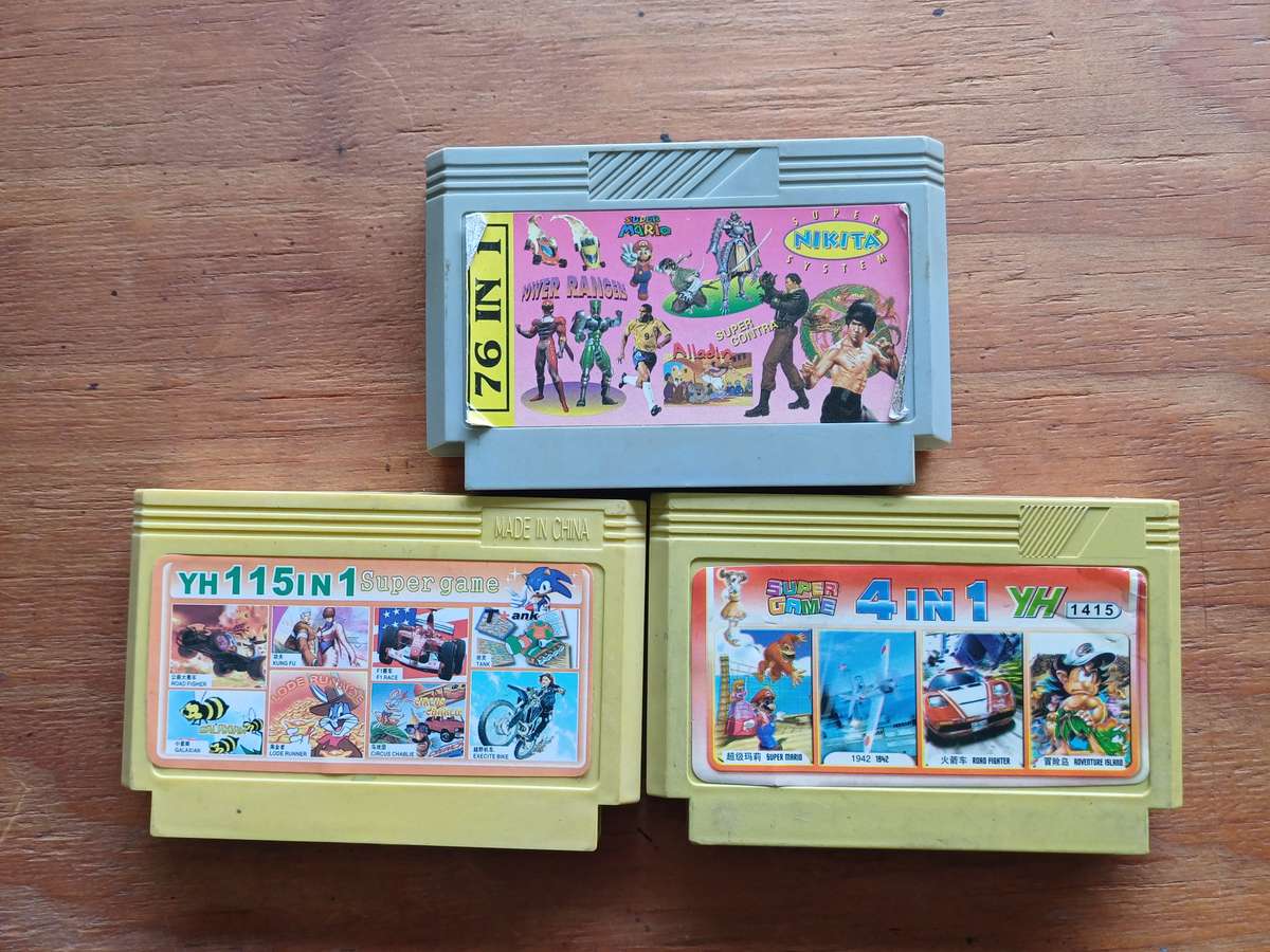 3x Famiclone Carts