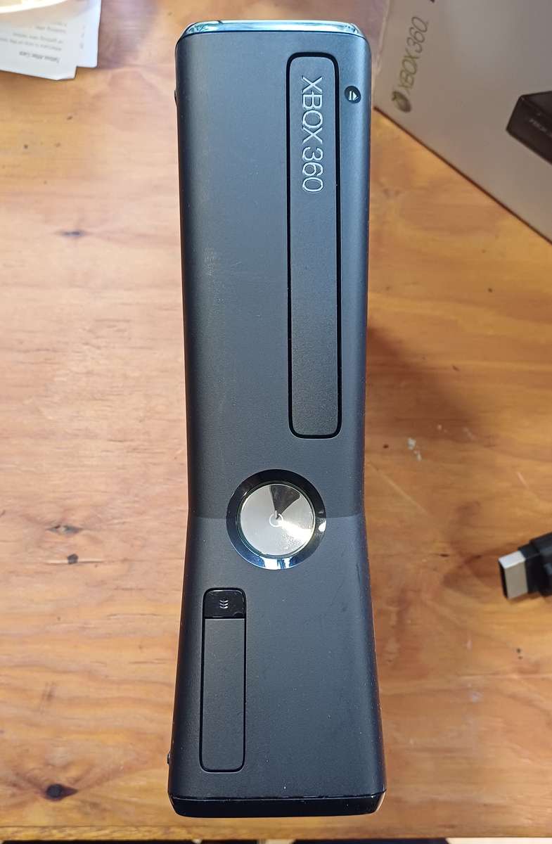 Xbox 360 Console only in BOX (READ Description before bidding)