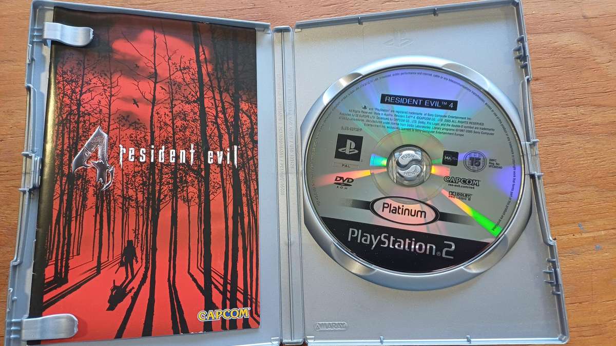 Resident Evil 4 PS2 Platinum (Disc in excellent Condition)