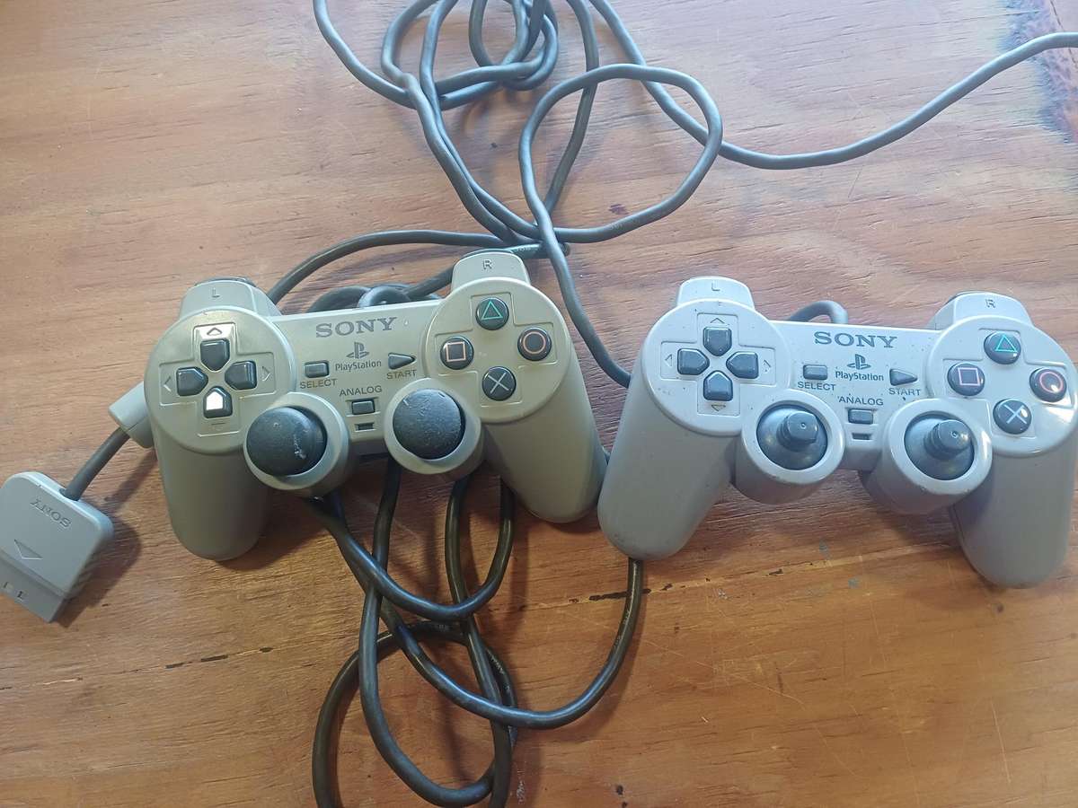 Mixed lot of gaming accessories