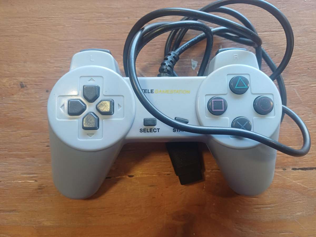 Mixed lot of gaming accessories