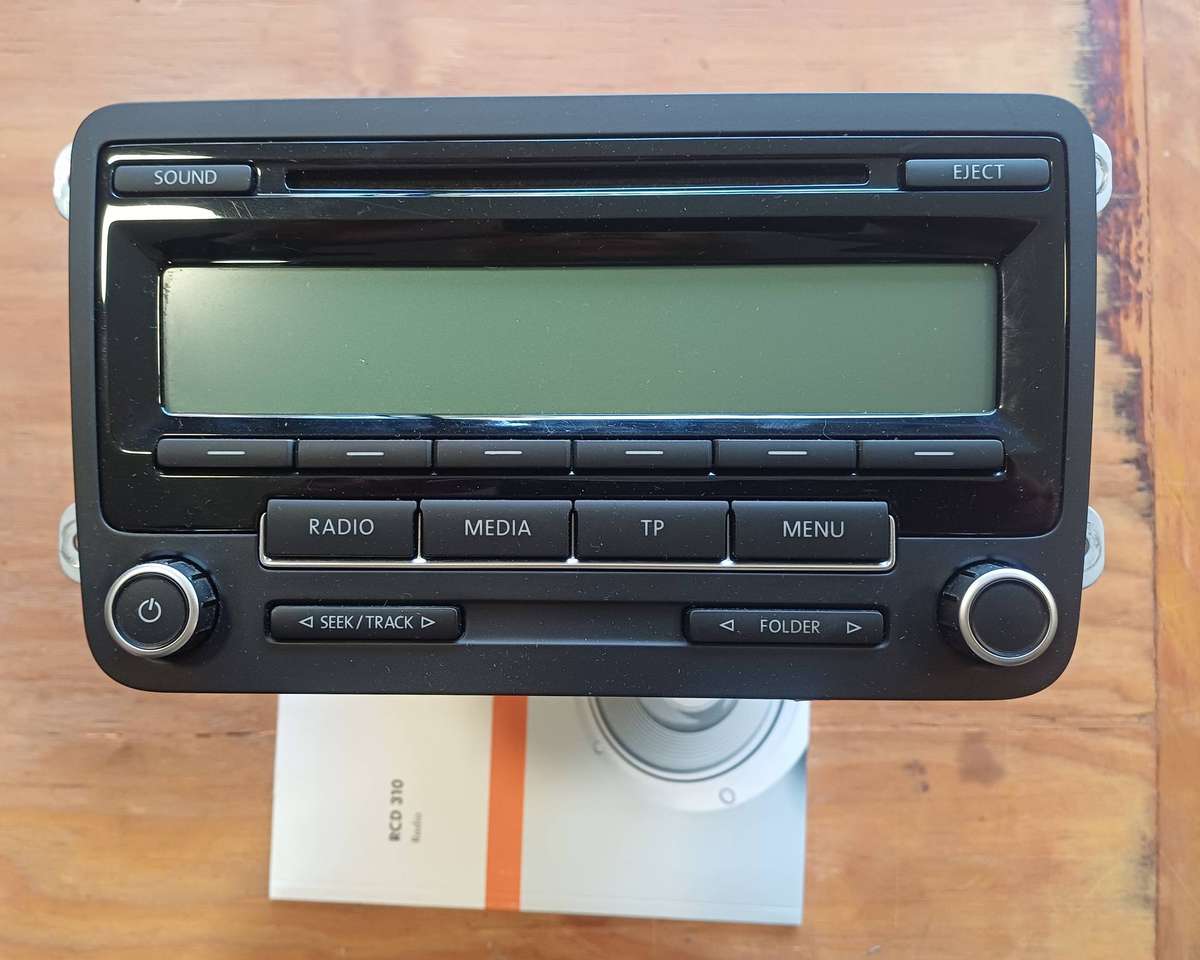 2010 VW (Volkswagen) Amarok OEM Radio Head Unit with booklet