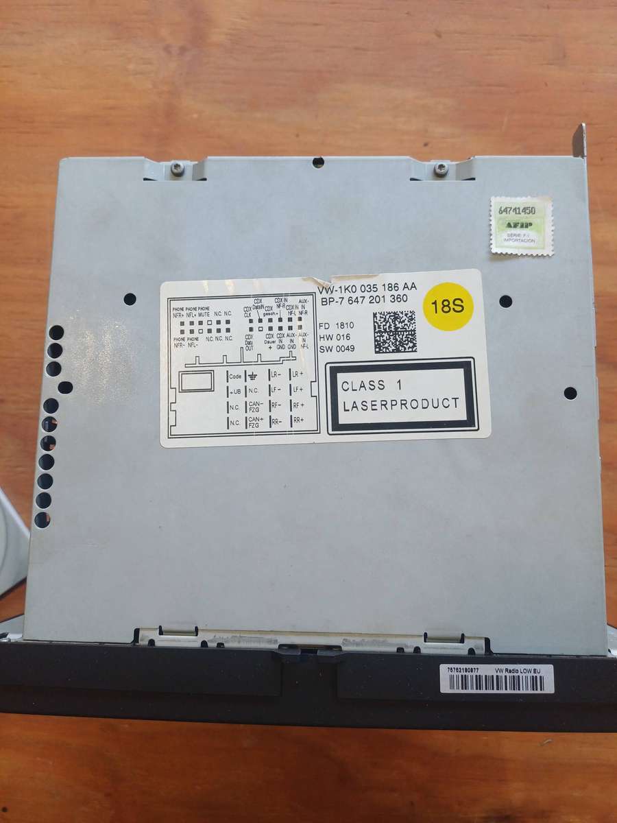 2010 VW (Volkswagen) Amarok OEM Radio Head Unit with booklet