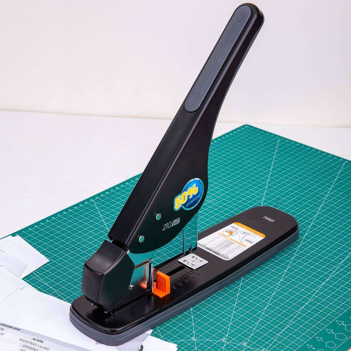 Deli Effortless Heavy Duty Stapler 210 Sheets 23/6 & 23/23 Black