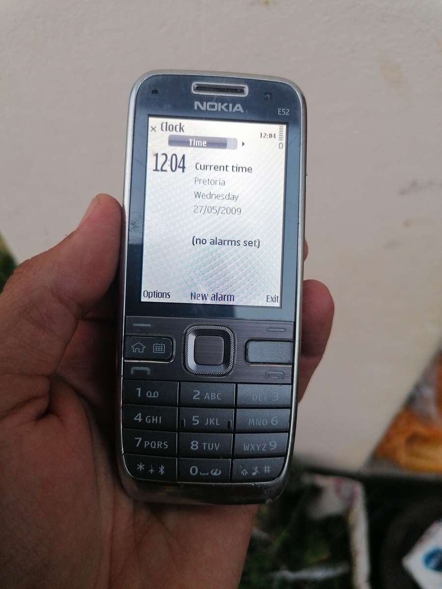 Nokia E52 cellphone