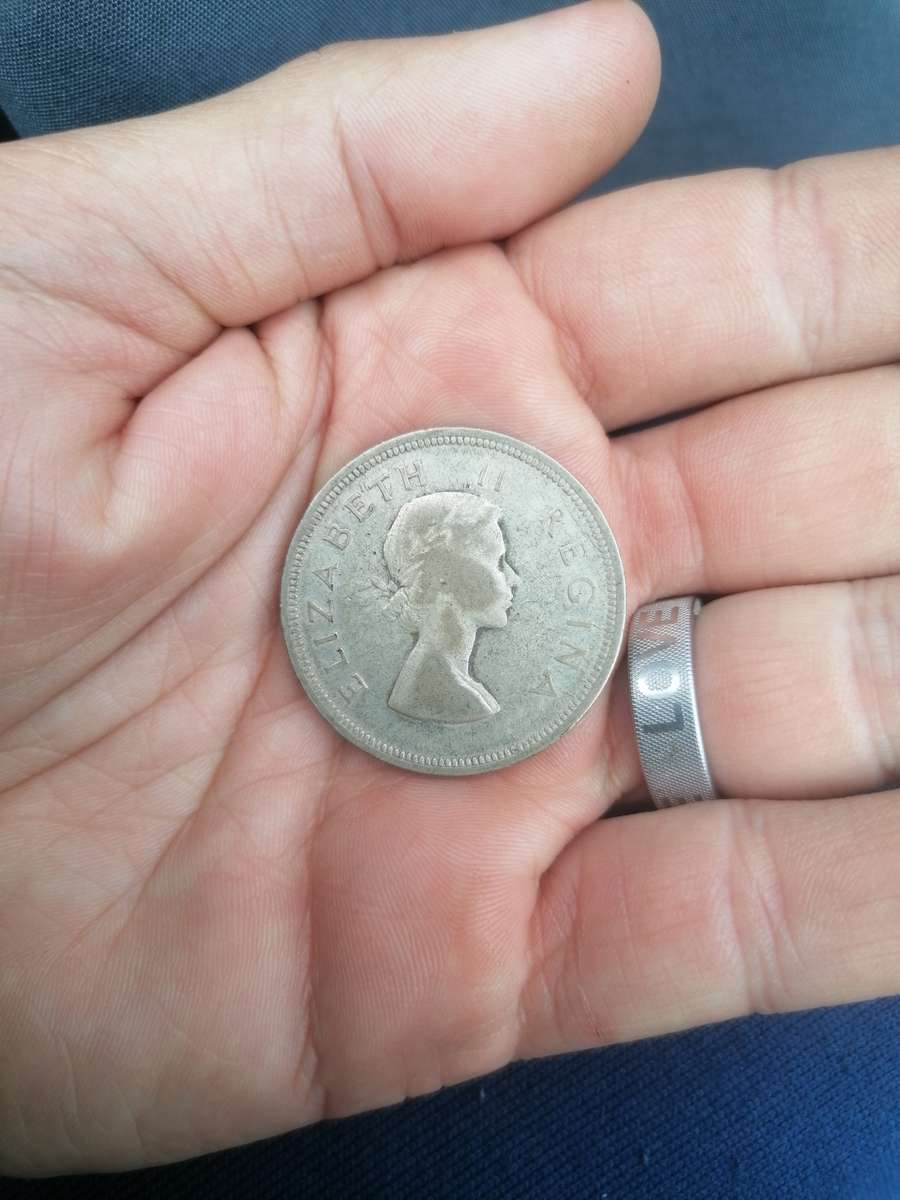 . 500 silver 2½ Shillings 1957