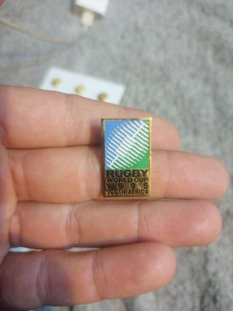 Rare find original 1995 rugby world cup pin