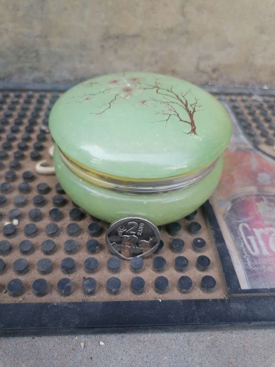 Vintage Genuine Alabaster Hand Carved Made in Italy Hinged Trinket Box