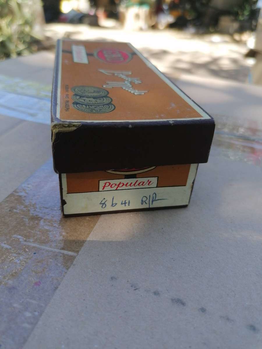 Vintage pype with box and pipe reamer