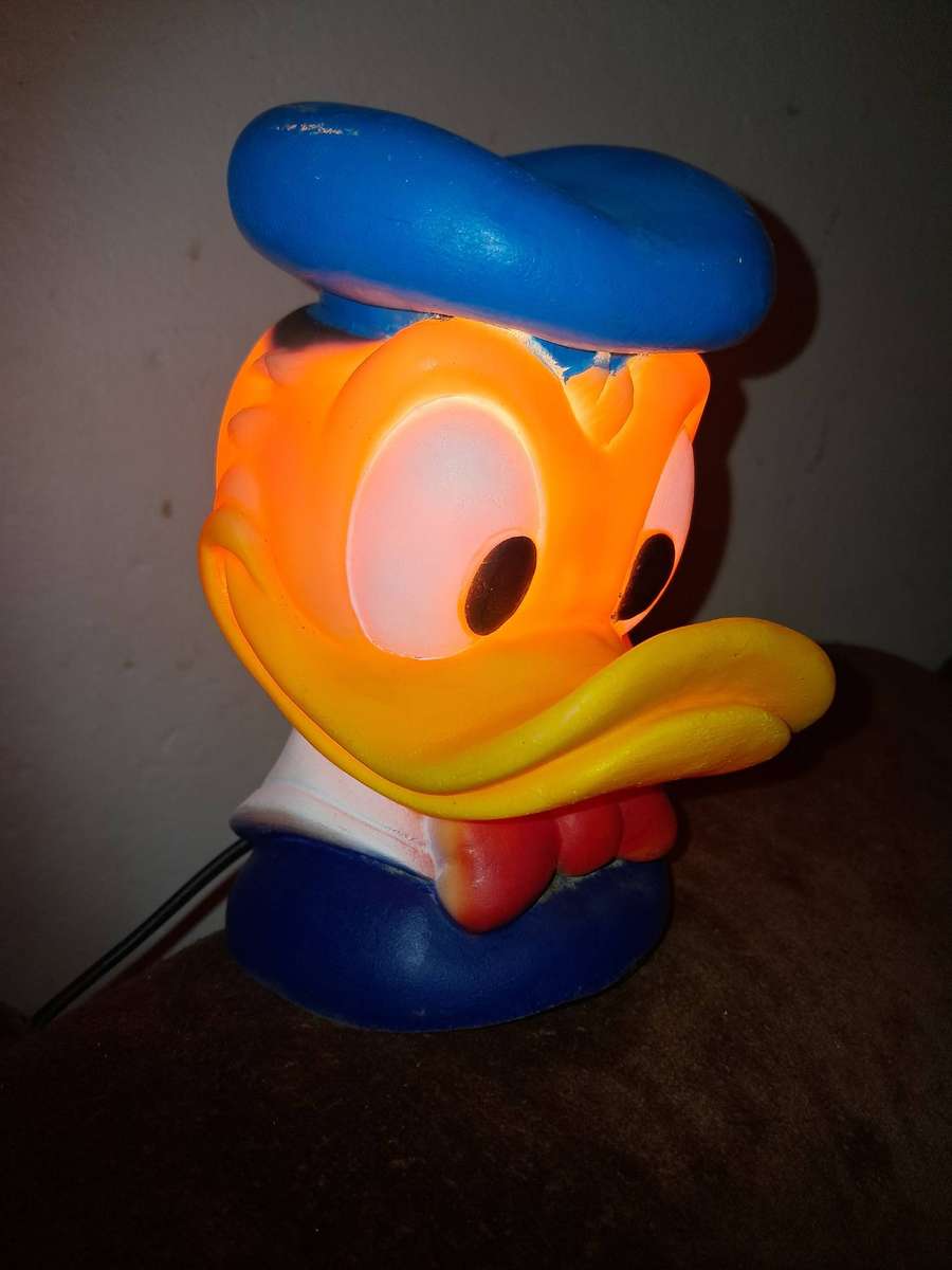 vintage 1984 Donald Duck lamp manufactured by Illumina