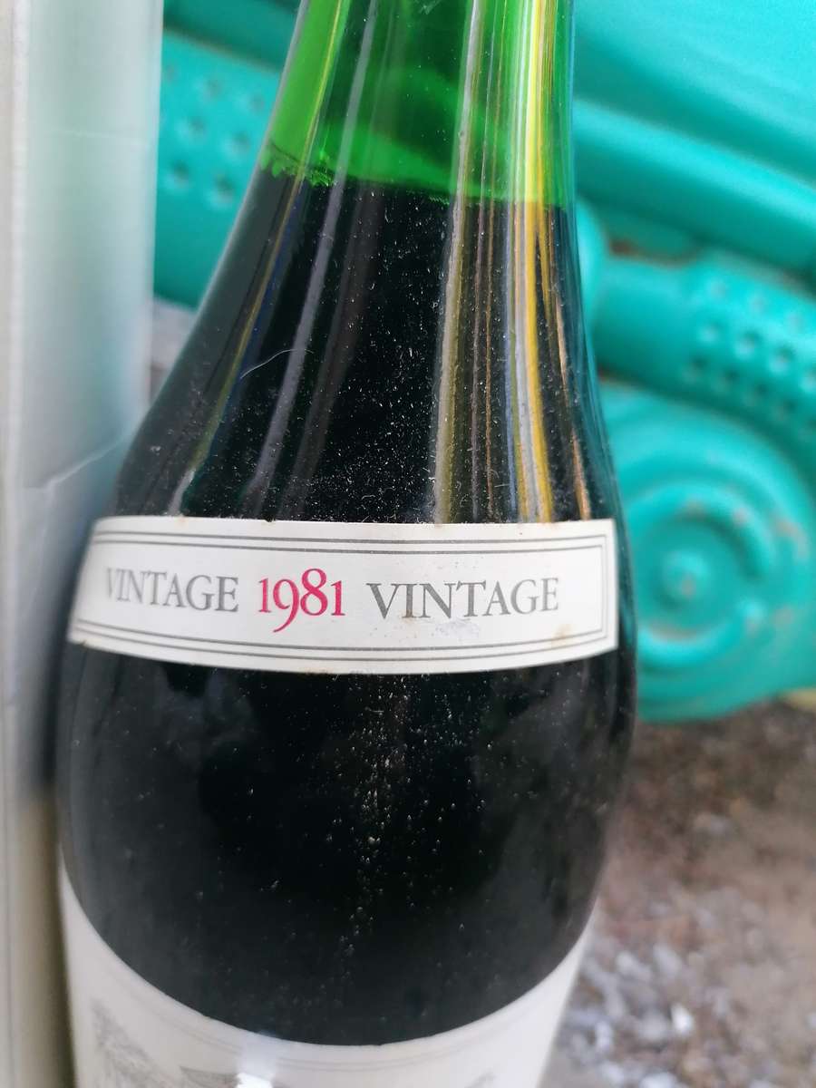 VINTAGE 1981 (43yrs old) KWV ROODEBERG MAGNUM 1.5 LITER