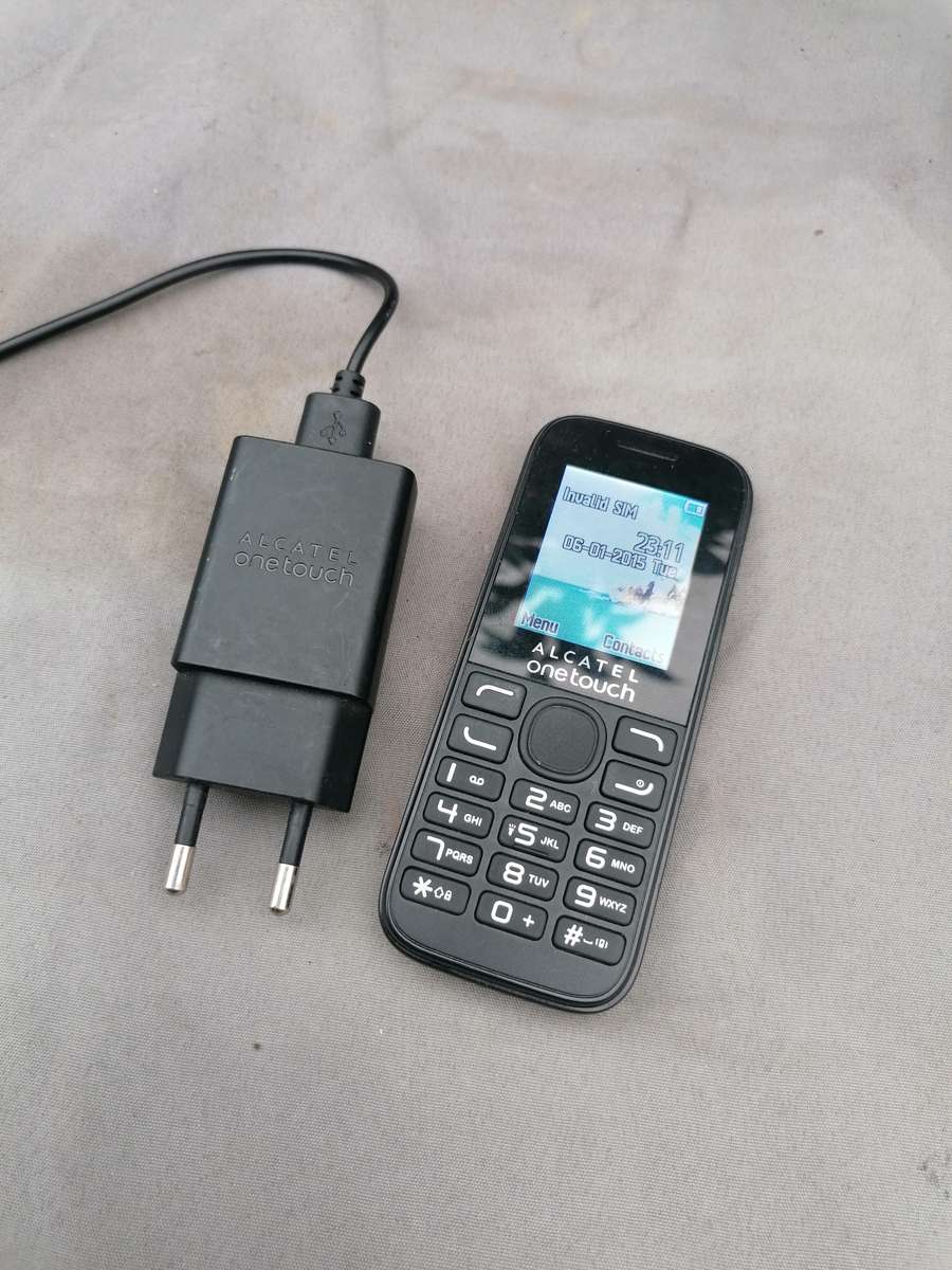 Alcatel one touch cellphone and charger