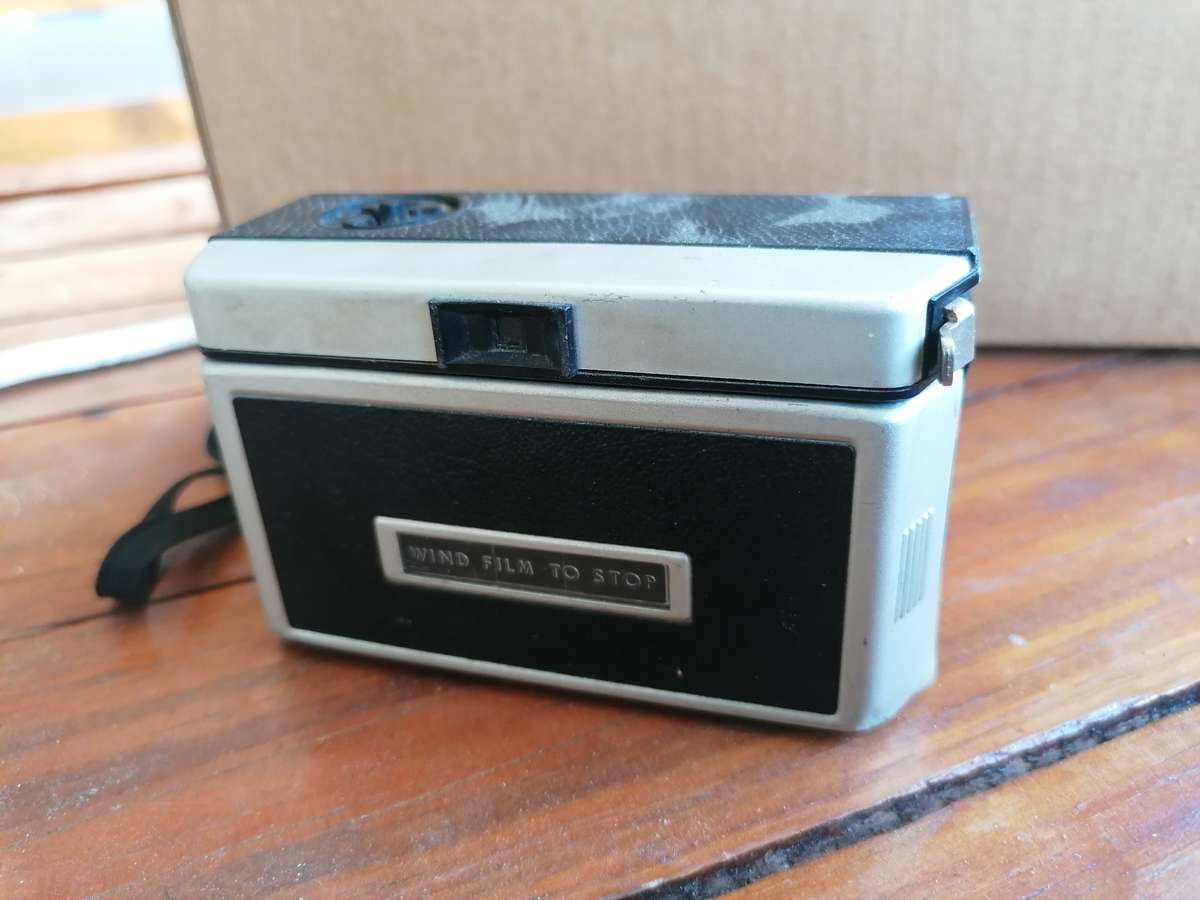Vintage Kodak instamatic camera 104.not tested