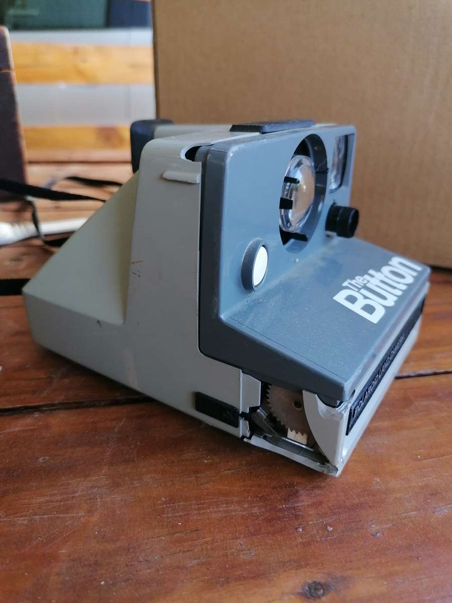 POLAROID "The Button" Land-Camera SX-70 Film Instant Camera. Not tested