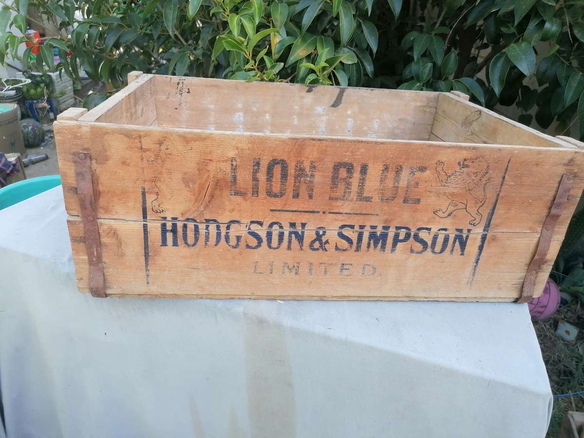 Antique LION BLUE crate