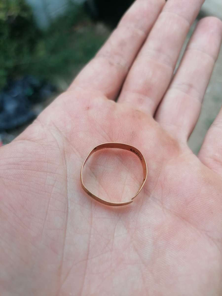 Scrap 18ct gold ring