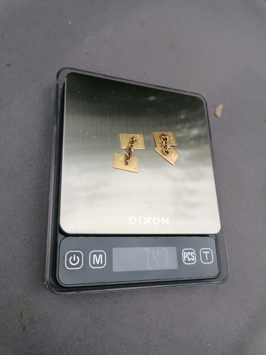 18ct gold Cuff links