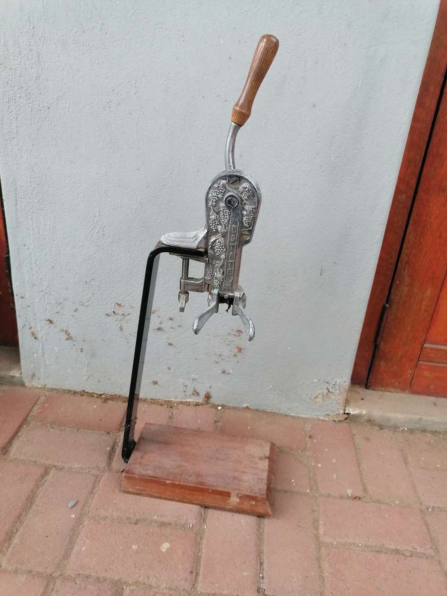 Vintage Table Top Corkscrew Wine Bottle Opener With Mount