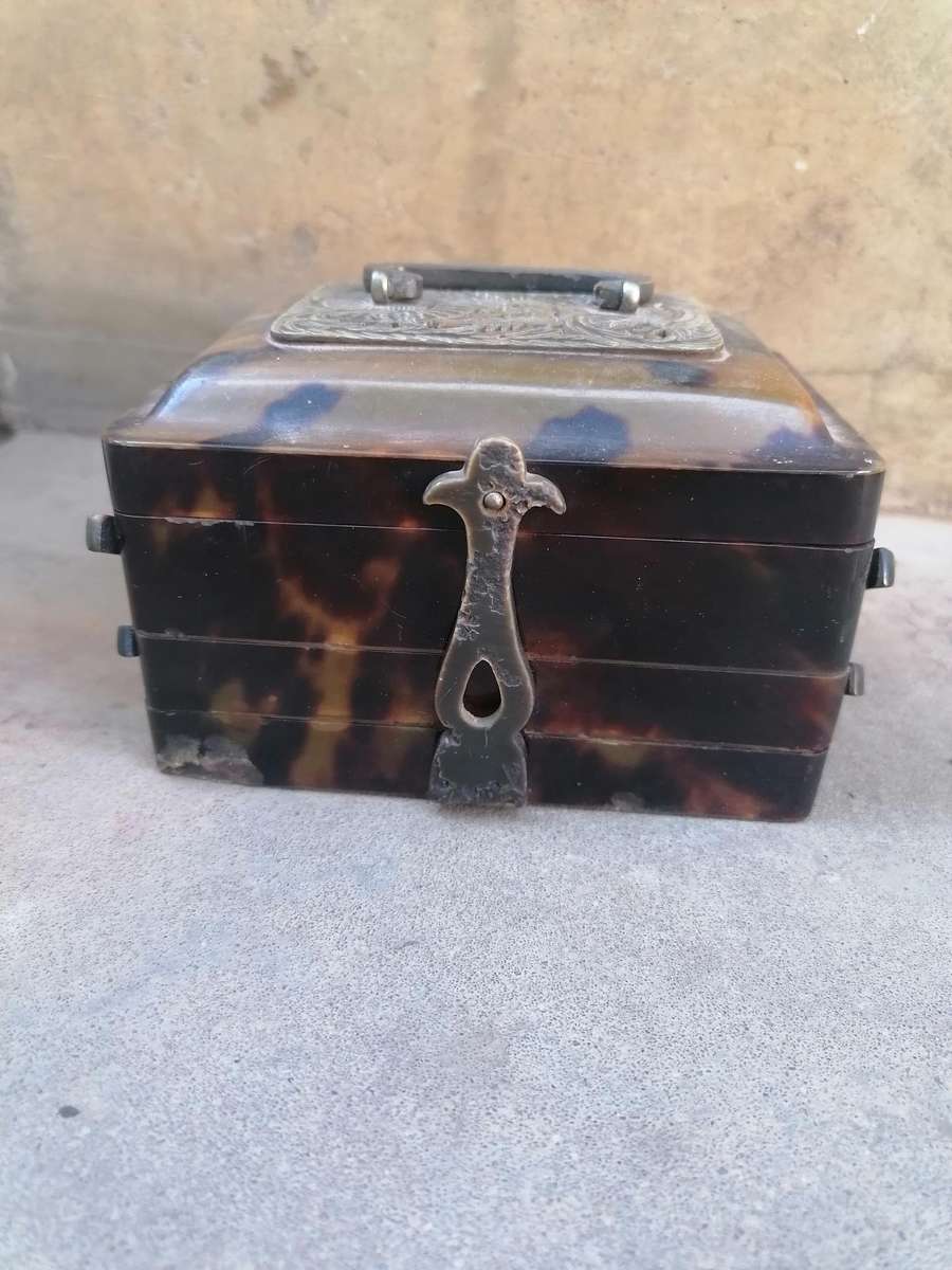 Antique Chinese Natural Animal Shell 3 Tier Box w/Carved Dragon