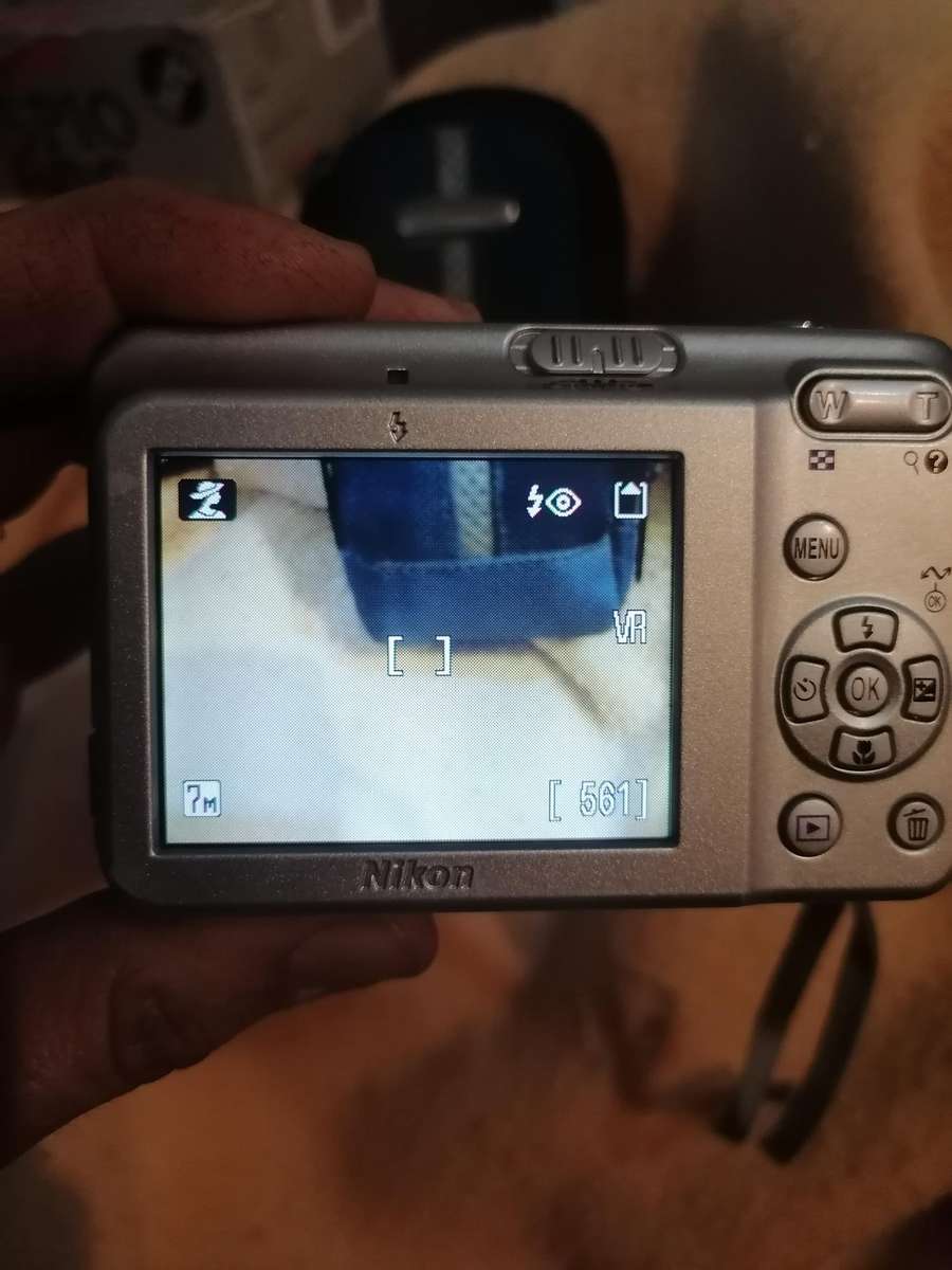 Nikon Coolpix L5 7.2MP Digital Camera.