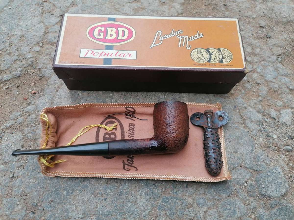 Vintage pype with box and pipe reamer