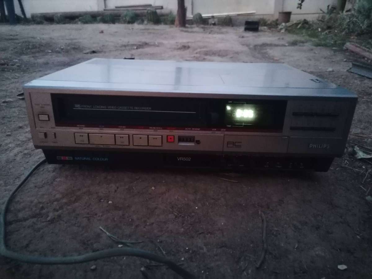 Philips VR502 VHS Hi-Fi Stereo Video Cassette Recorder (VCR working condition