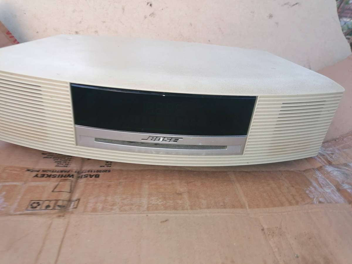 BOSE WAVE MUSIC SYSTEM, MODEL No AWRCC4