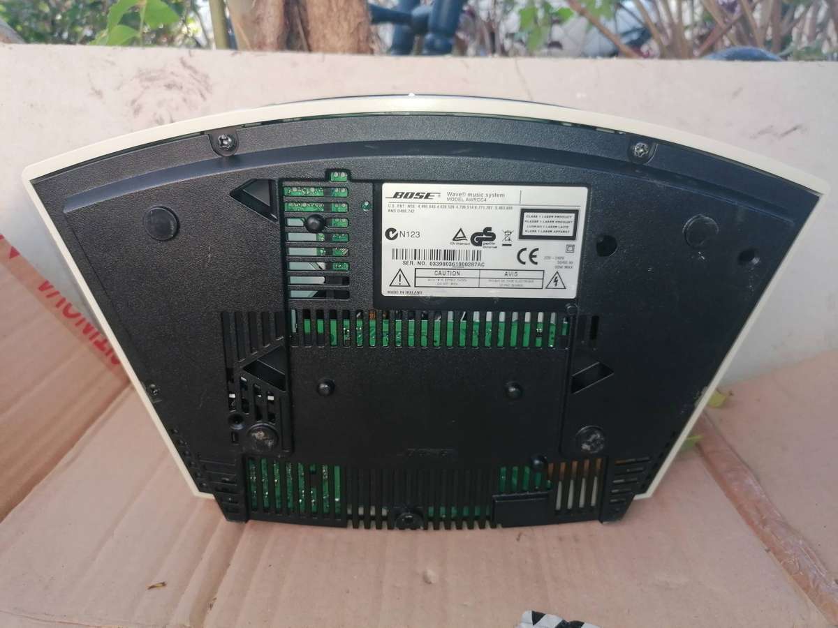 BOSE WAVE MUSIC SYSTEM, MODEL No AWRCC4
