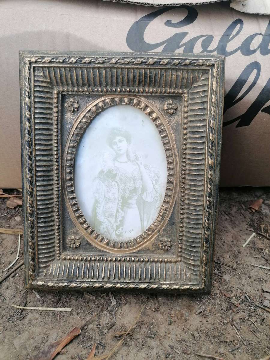 Stunning vintage photo frame