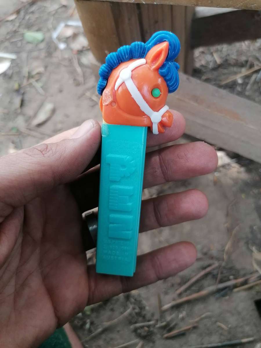 Vintage PEZ Pony Go Round, no feet, 2.6 Austria