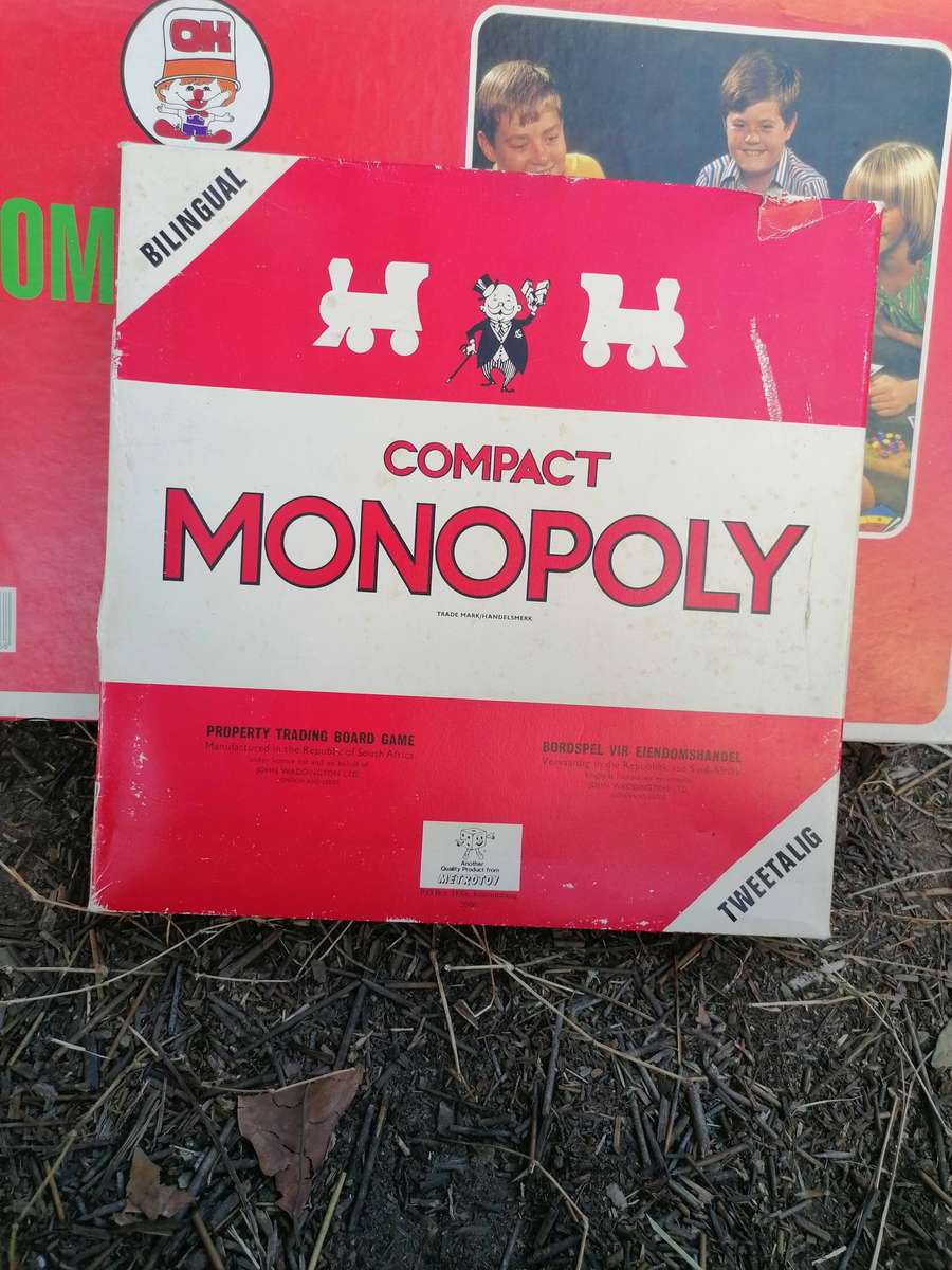 Vintage Bilingual Monopoly - Compact Edition!