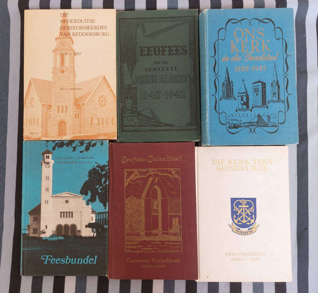 Ses verskillende NG gedenkboeke