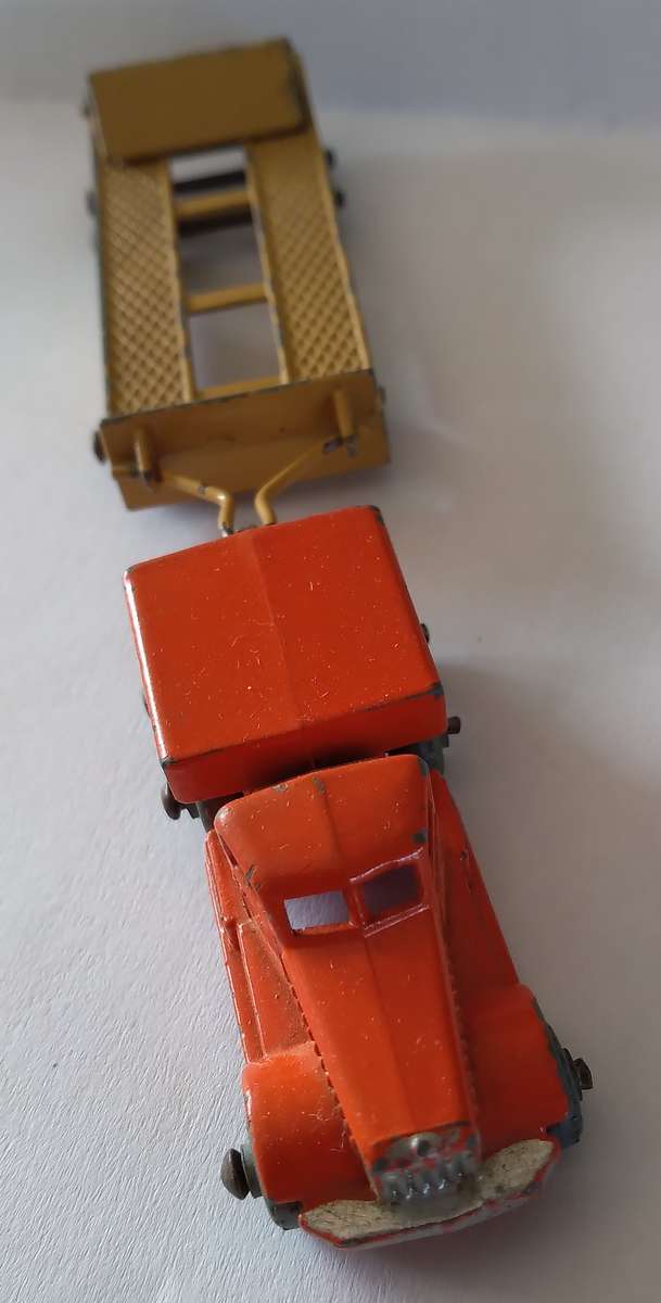 Matchbox Diamond T Prime Mover And Trailer # 15