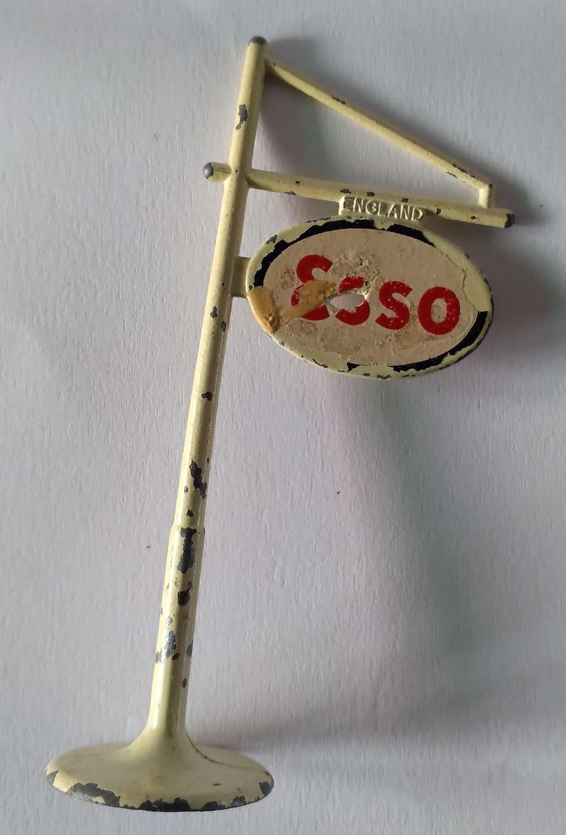 Matchbox Esso Petrol Station