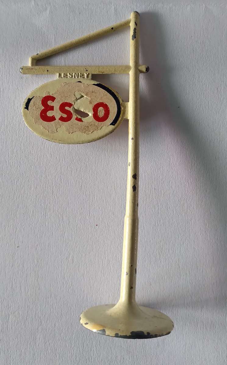 Matchbox Esso Petrol Station